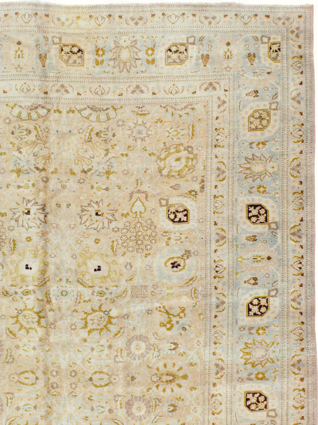 Antique Persian Tabriz Carpet, No.18590 - Galerie Shabab