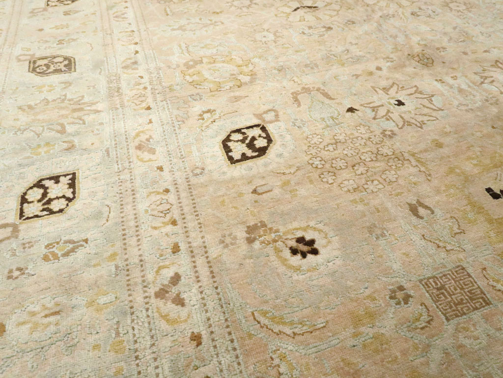 Antique Persian Tabriz Carpet, No.18590 - Galerie Shabab