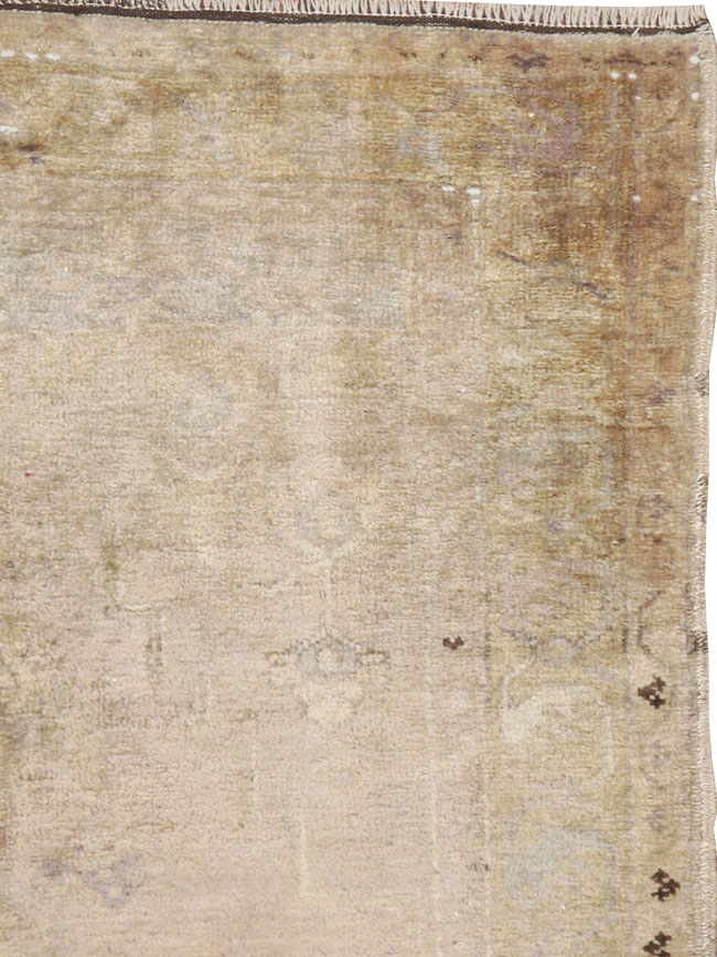 Antique Turkish Oushak Rug, No.18599 - Galerie Shabab