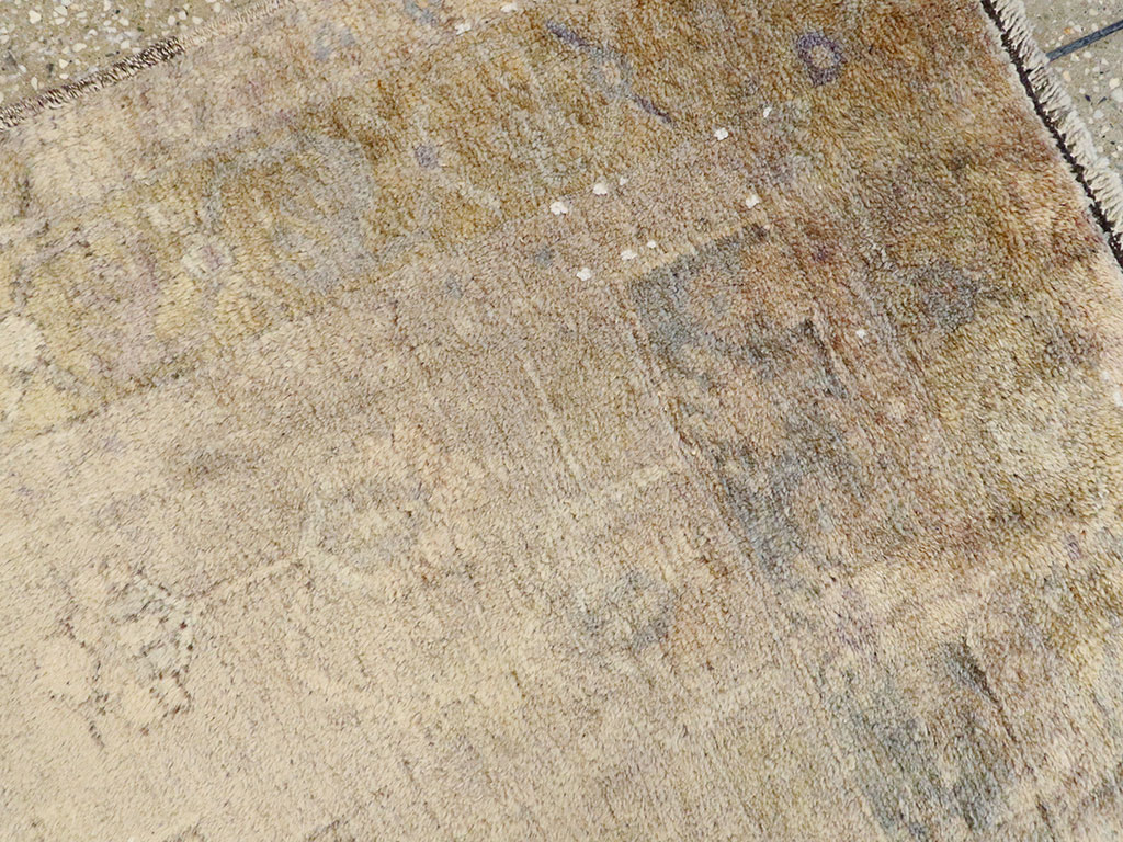 Antique Turkish Oushak Rug, No.18599 - Galerie Shabab