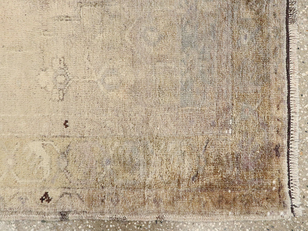 Antique Turkish Oushak Rug, No.18599 - Galerie Shabab