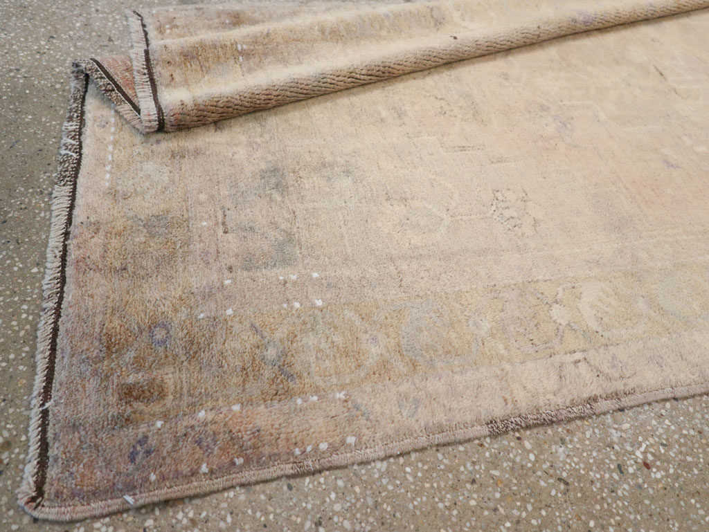 Antique Turkish Oushak Rug, No.18599 - Galerie Shabab