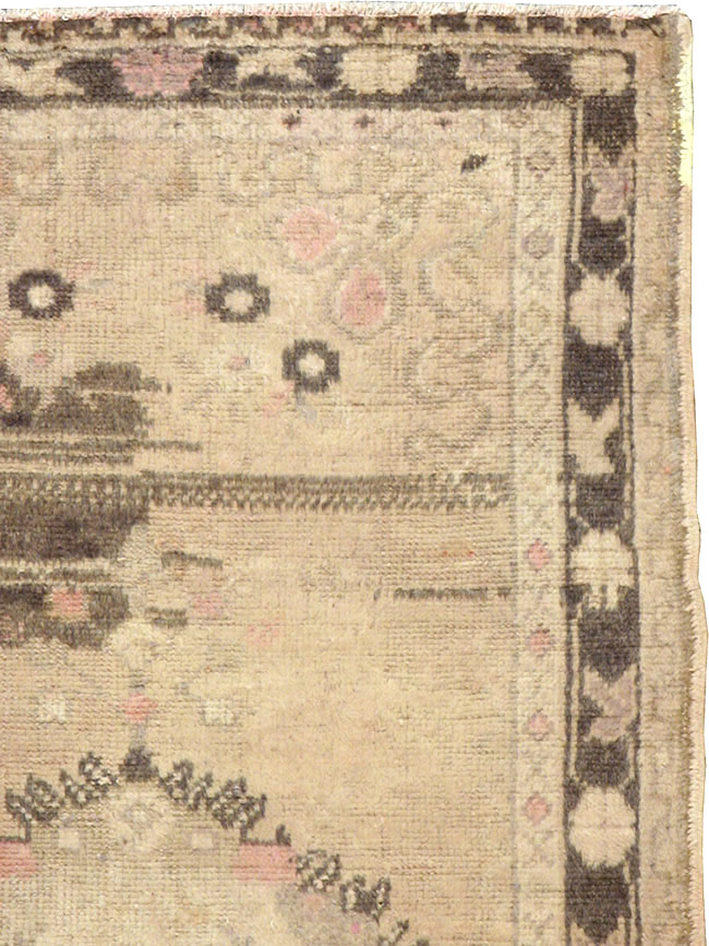 Vintage Turkish Oushak Rug, No.18601 - Galerie Shabab