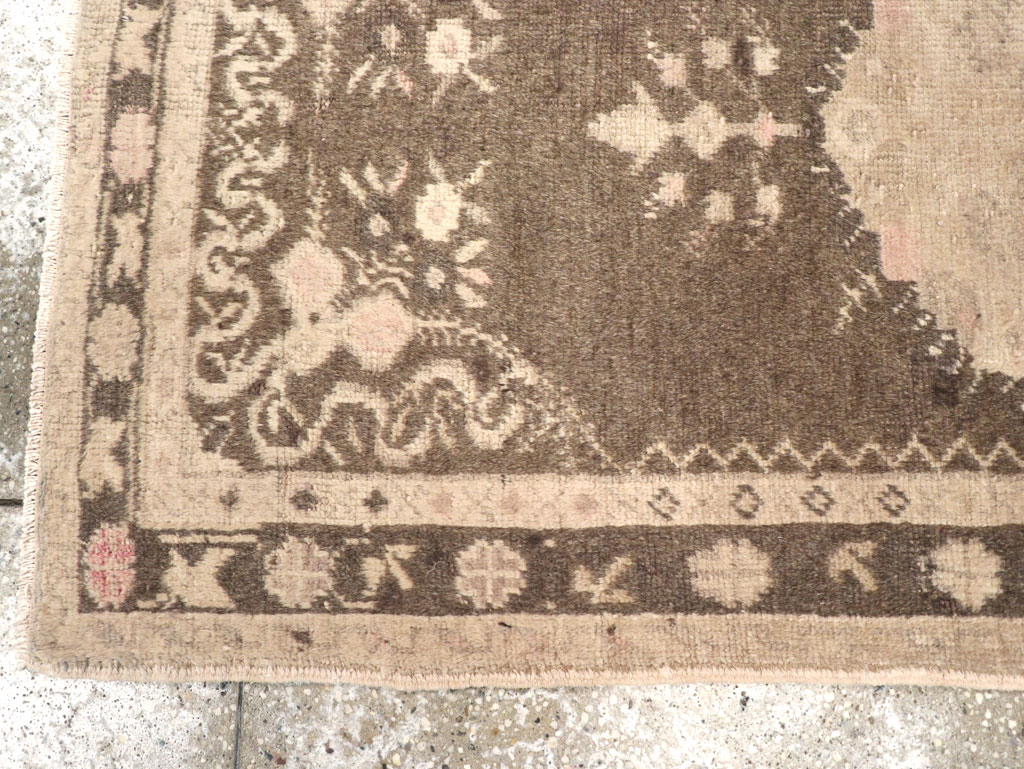 Vintage Turkish Oushak Rug, No.18601 - Galerie Shabab