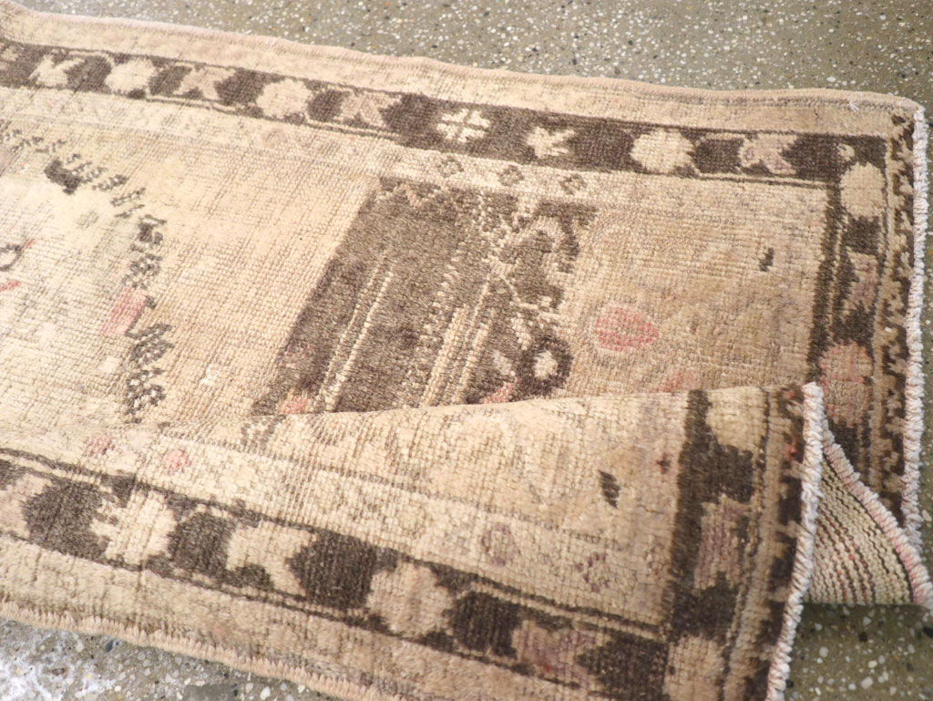 Vintage Turkish Oushak Rug, No.18601 - Galerie Shabab