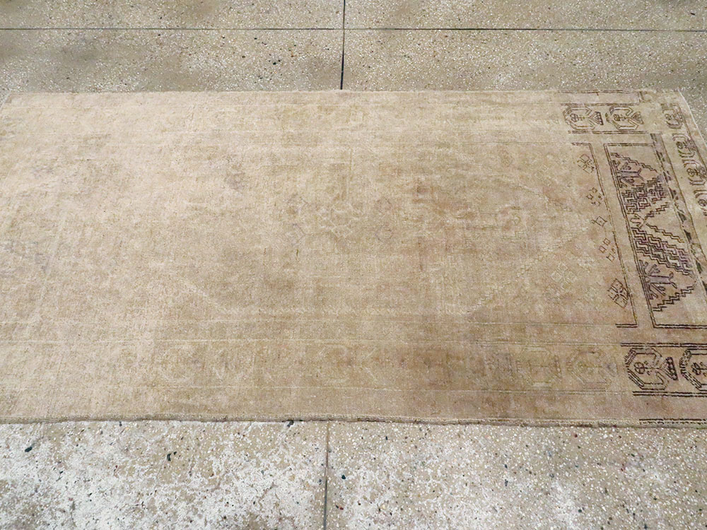 Vintage Turkish Oushak Rug, No.18602 - Galerie Shabab