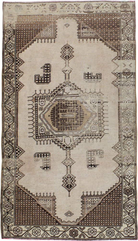 Vintage Oushak Rug, No.18603 - Galerie Shabab