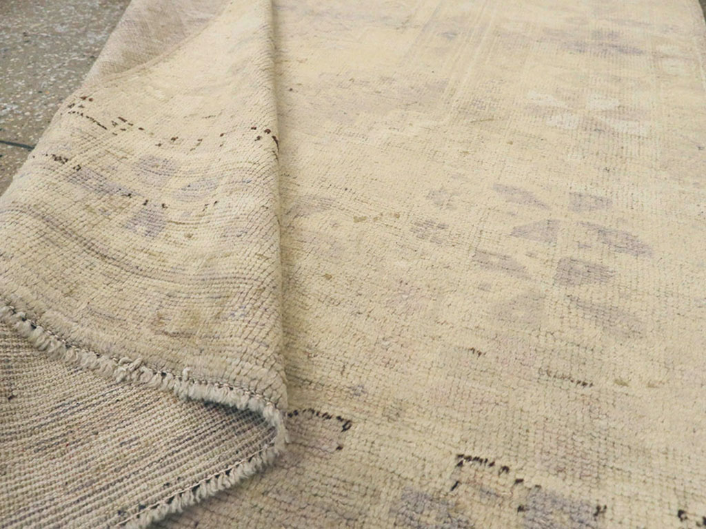 Vintage Turkish Oushak Rug, No.18606 - Galerie Shabab
