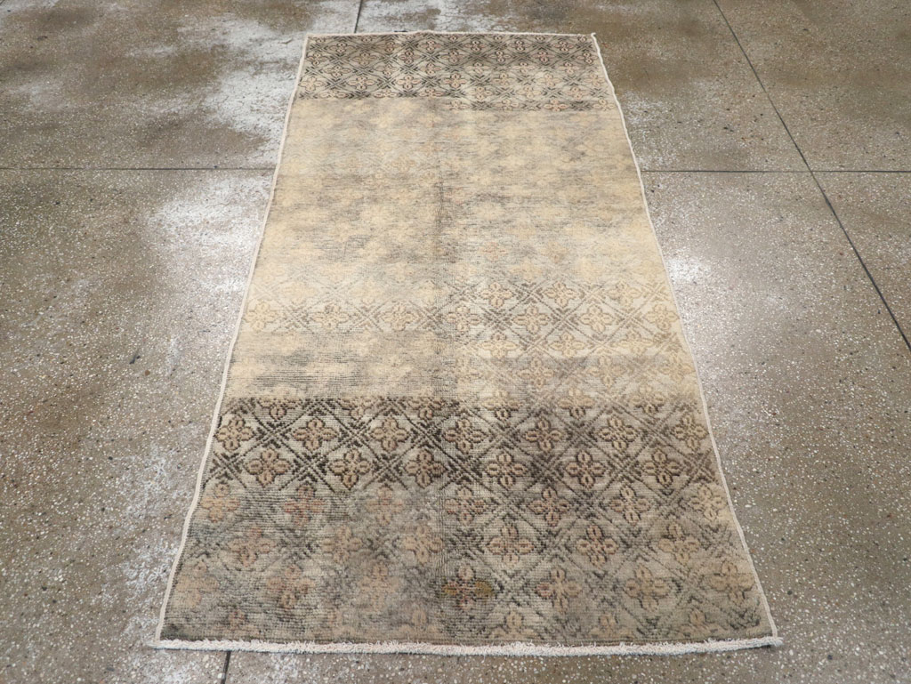 Vintage Turkish Anatolian Rug, No.18610 - Galerie Shabab