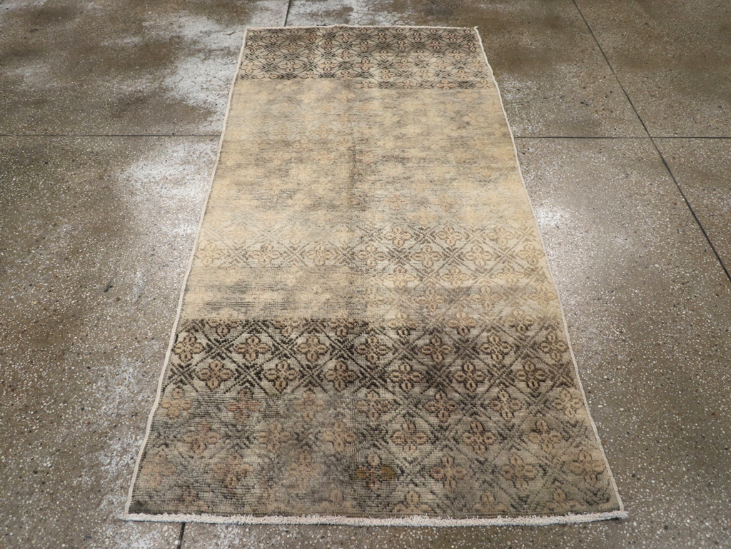 Vintage Turkish Anatolian Rug, No.18610 - Galerie Shabab