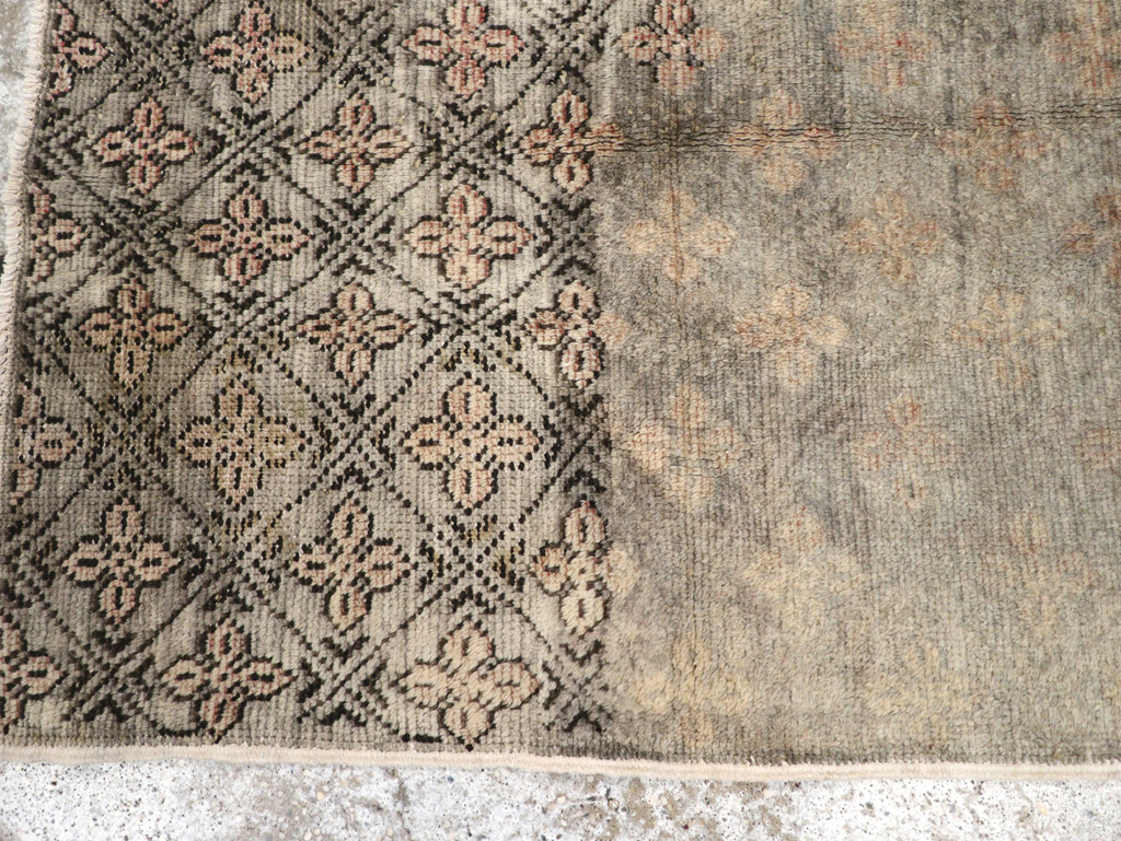 Vintage Turkish Anatolian Rug, No.18610 - Galerie Shabab