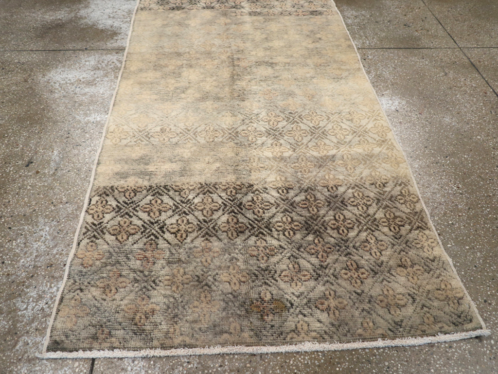 Vintage Turkish Anatolian Rug, No.18610 - Galerie Shabab