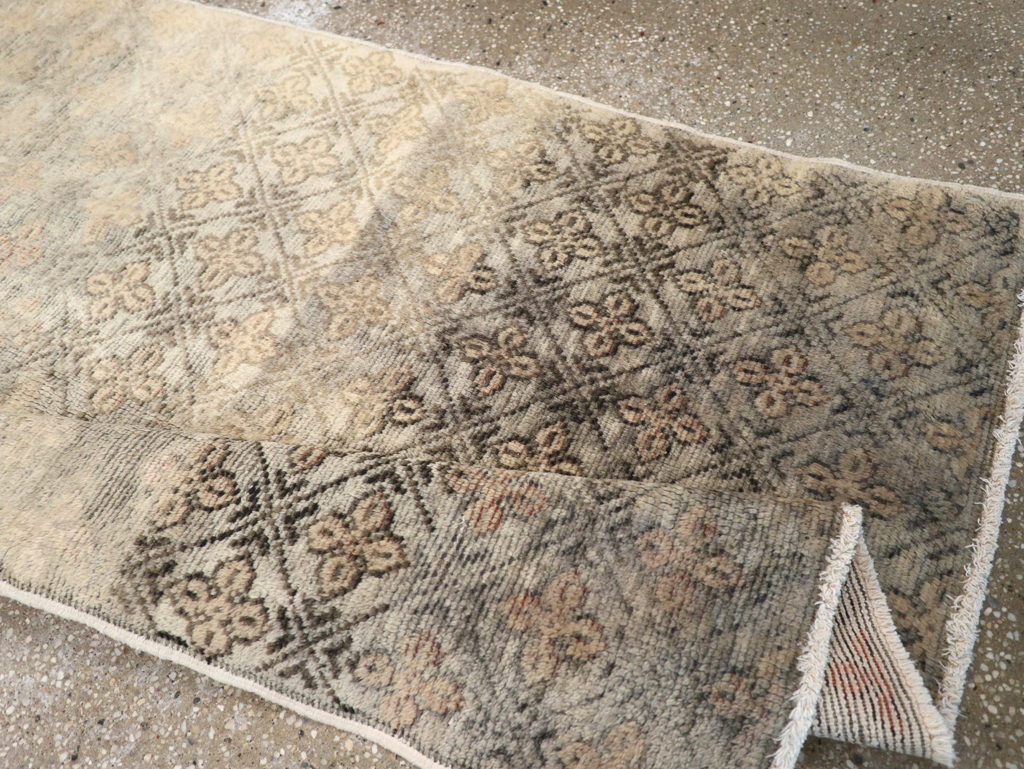 Vintage Turkish Anatolian Rug, No.18610 - Galerie Shabab