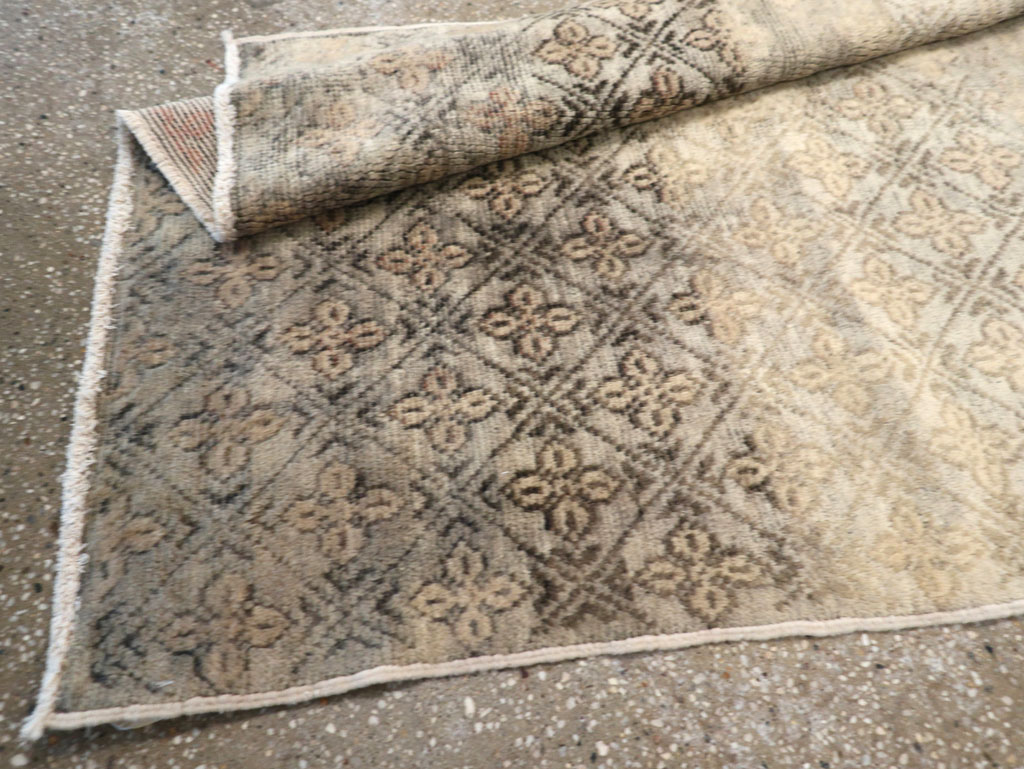 Vintage Turkish Anatolian Rug, No.18610 - Galerie Shabab