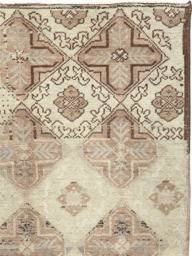 Vintage Turkish Anatolian Rug, No.18612 - Galerie Shabab