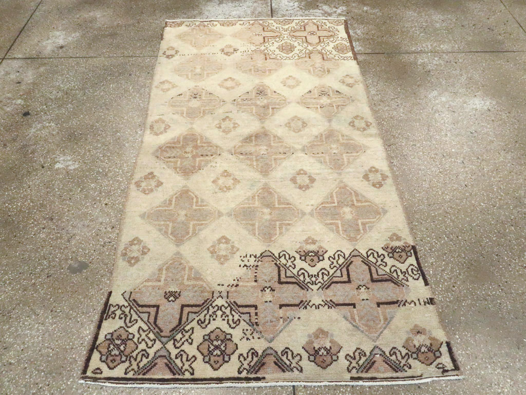 Vintage Turkish Anatolian Rug, No.18612 - Galerie Shabab