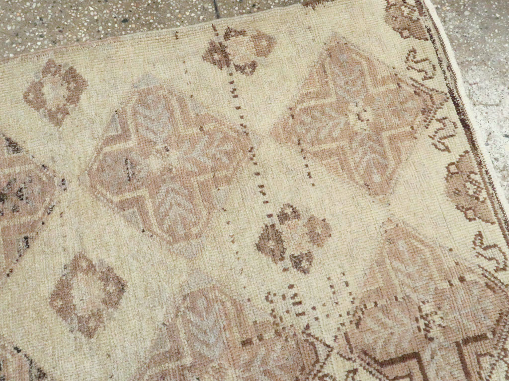 Vintage Turkish Anatolian Rug, No.18612 - Galerie Shabab