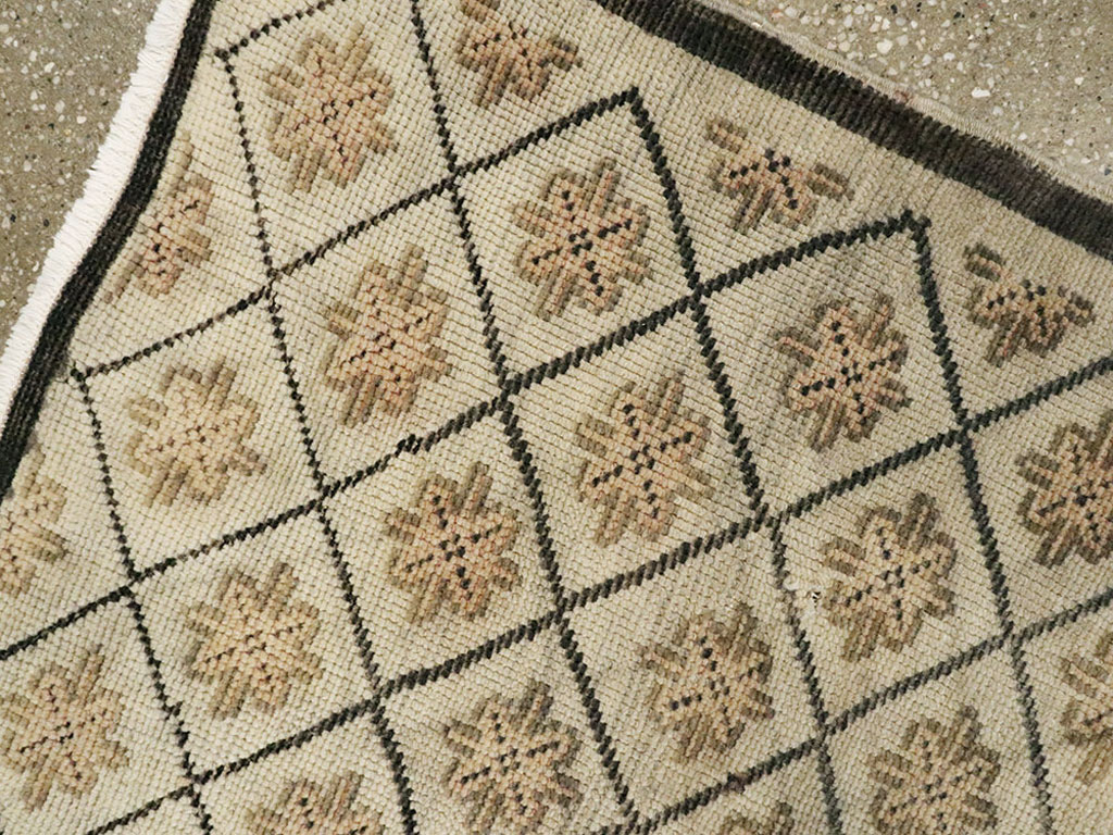 Vintage Turkish Anatolian Rug, No.18615 - Galerie Shabab