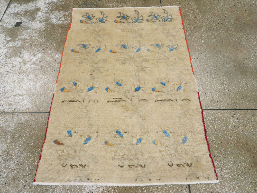 Vintage Turkish Anatolian Rug, No.18616 - Galerie Shabab