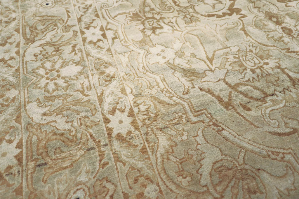 Antique Persian Lavar Kerman Rug, No.18620 - Galerie Shabab