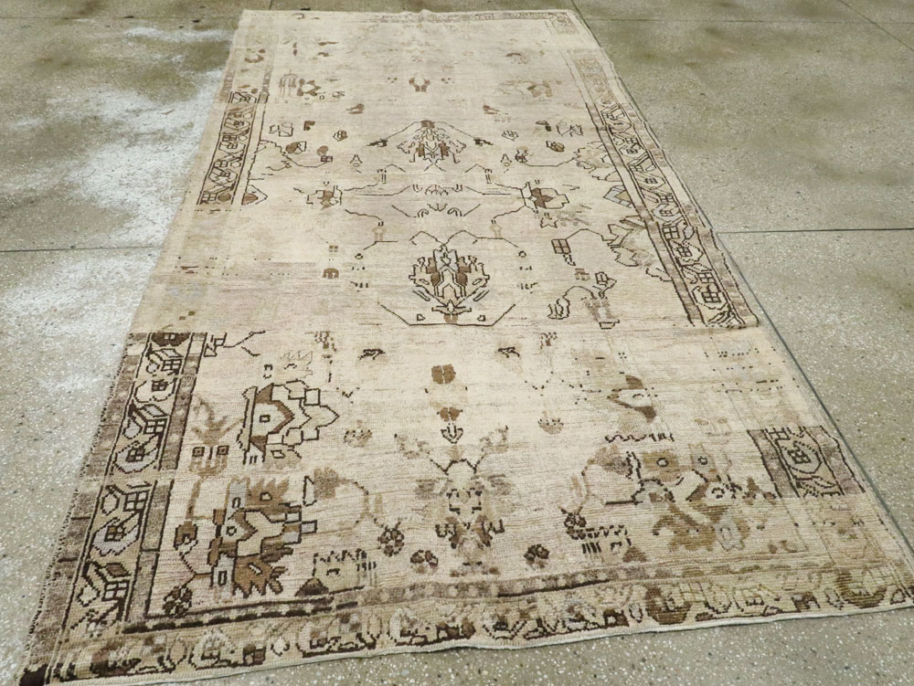 Vintage Turkish Anatolian Carpet, No.18627 - Galerie Shabab