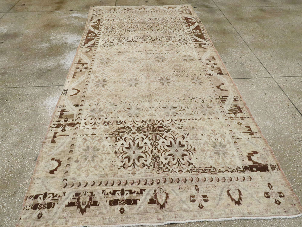 Vintage Turkish Anatolian Carpet, No.18629 - Galerie Shabab