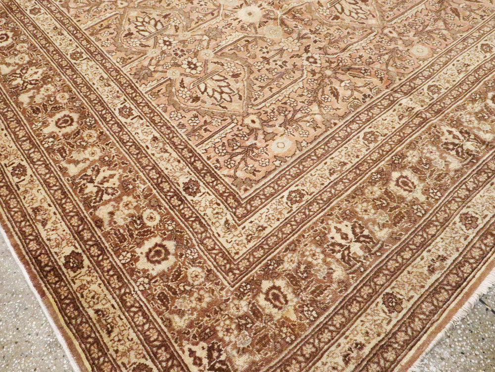 Antique Persian Tabriz Carpet, No.18648 - Galerie Shabab
