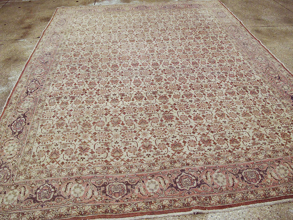 Antique Persian Tabriz Carpet, No.18649 - Galerie Shabab