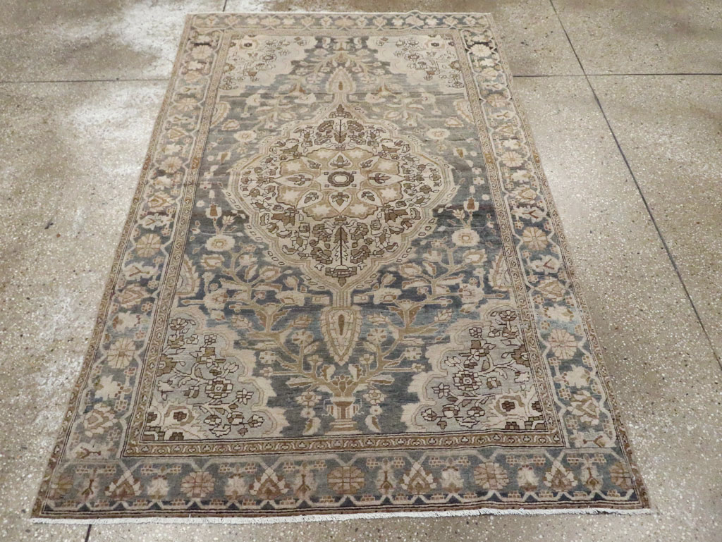 Antique Persian Sarouk Fereghan Rug, No.18651 - Galerie Shabab