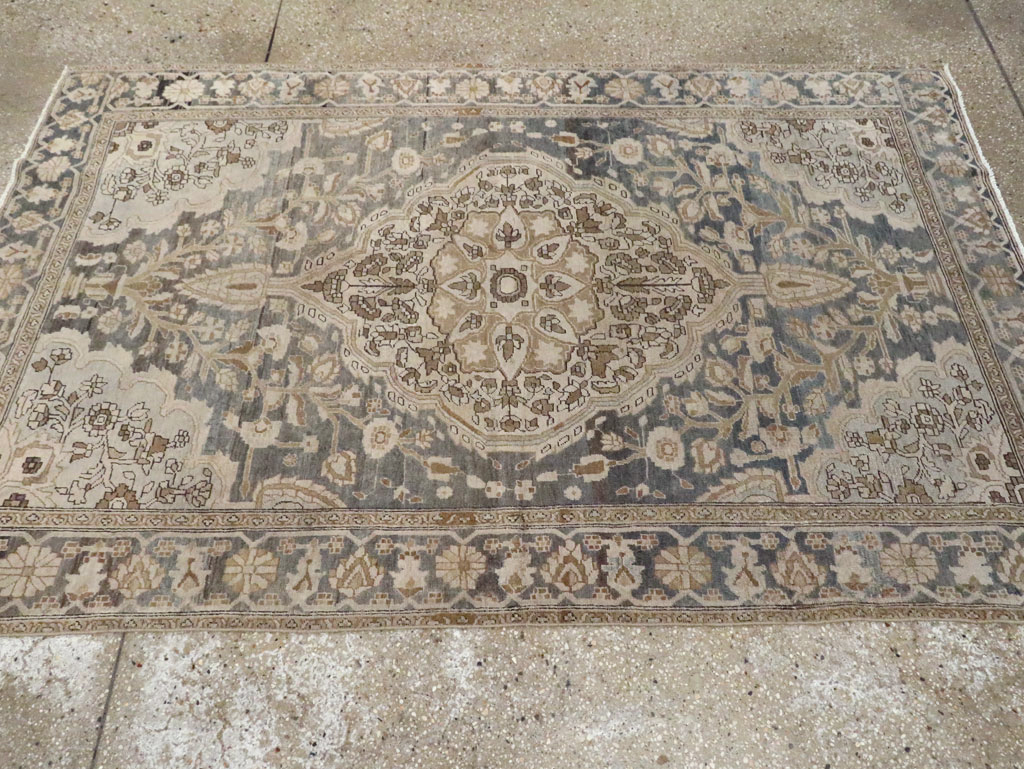 Antique Persian Sarouk Fereghan Rug, No.18651 - Galerie Shabab