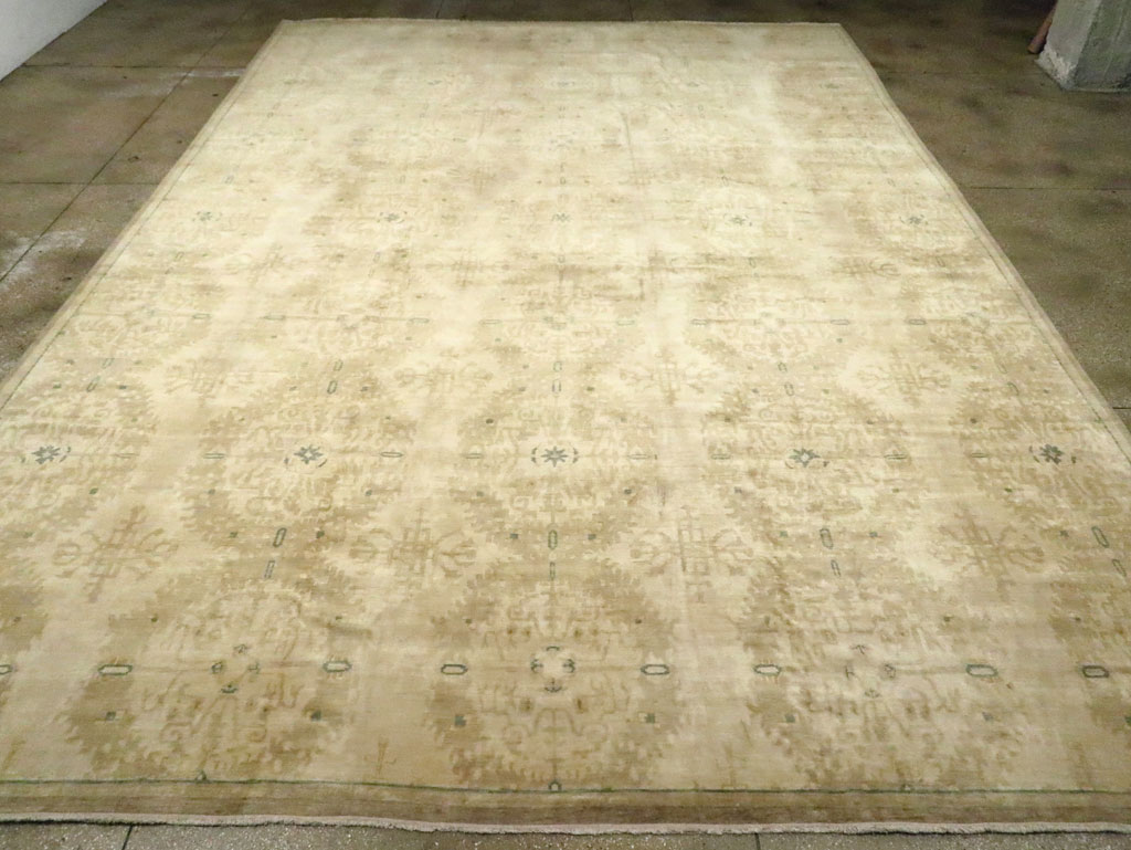 Vintage Indian Lahore Oversize Carpet, No.18660 - Galerie Shabab