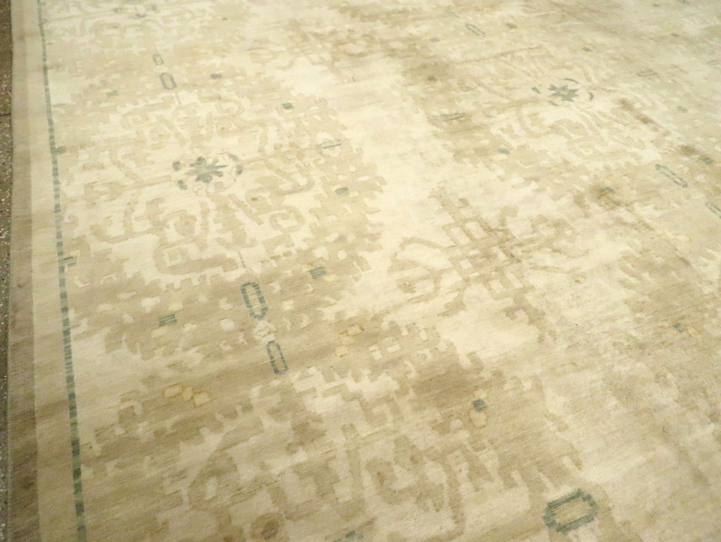 Vintage Indian Lahore Oversize Carpet, No.18660 - Galerie Shabab