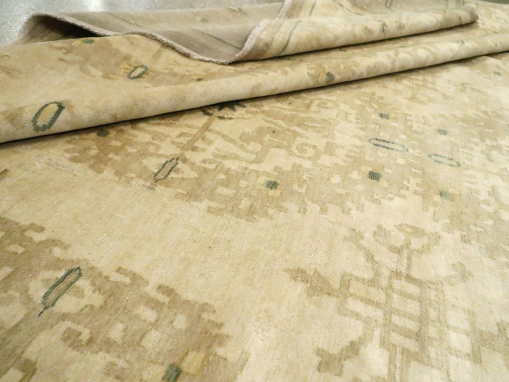 Vintage Indian Lahore Oversize Carpet, No.18660 - Galerie Shabab