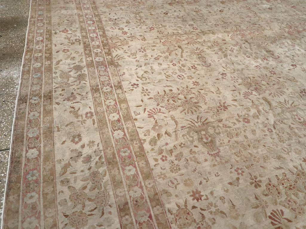 Antique Persian Lavar Kerman Carpet, No.18672 - Galerie Shabab