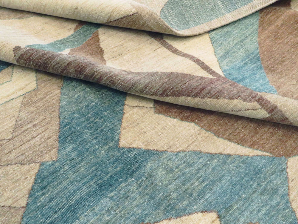 Modernist Persian Tabriz Room Size Carpet, No.18677 - Galerie Shabab