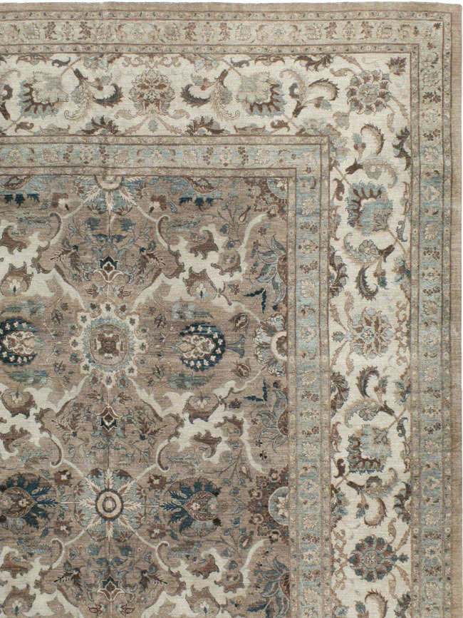 Antique Persian Tabriz Carpet, No.18680 - Galerie Shabab