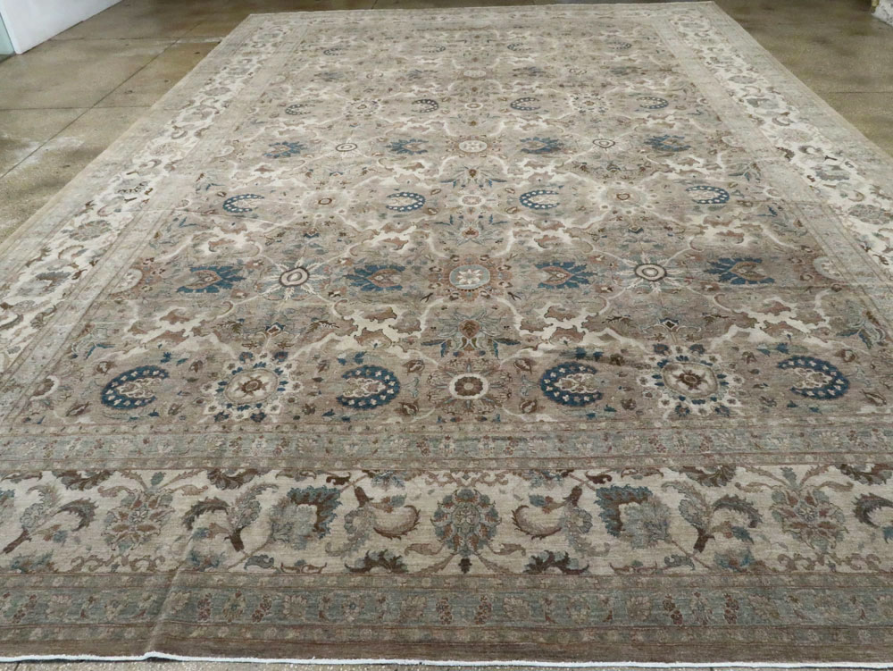 Antique Persian Tabriz Carpet, No.18680 - Galerie Shabab