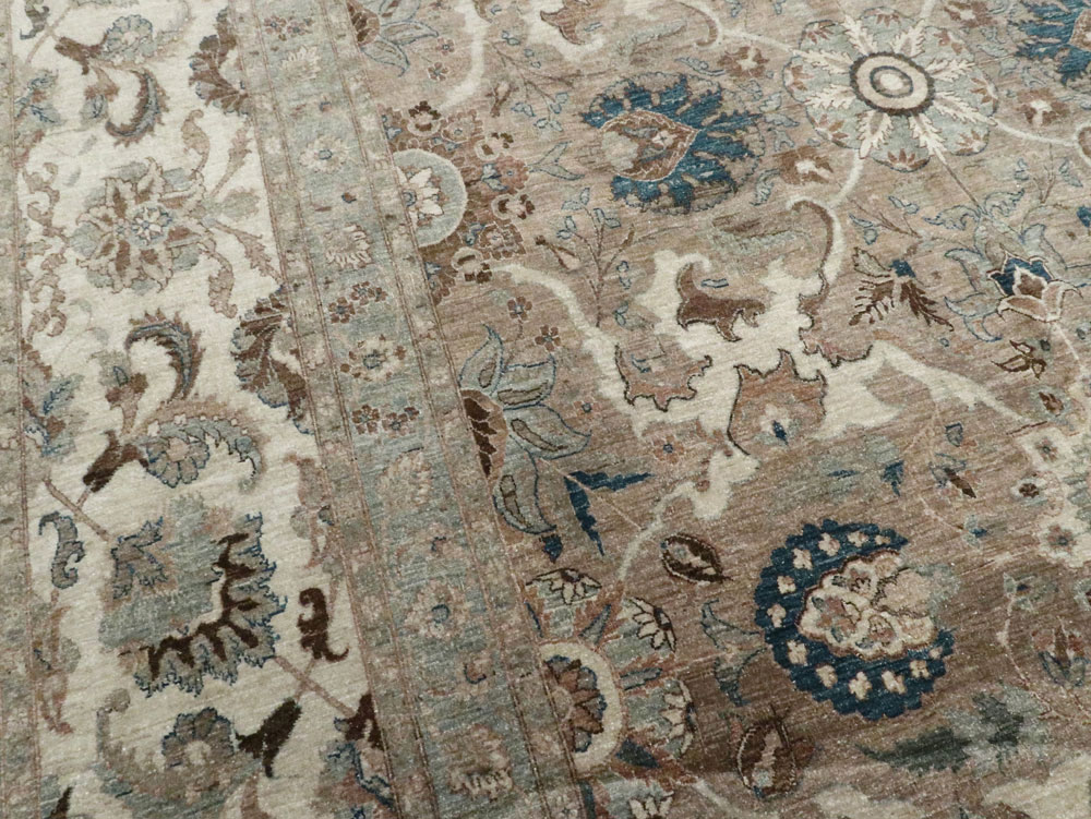 Antique Persian Tabriz Carpet, No.18680 - Galerie Shabab