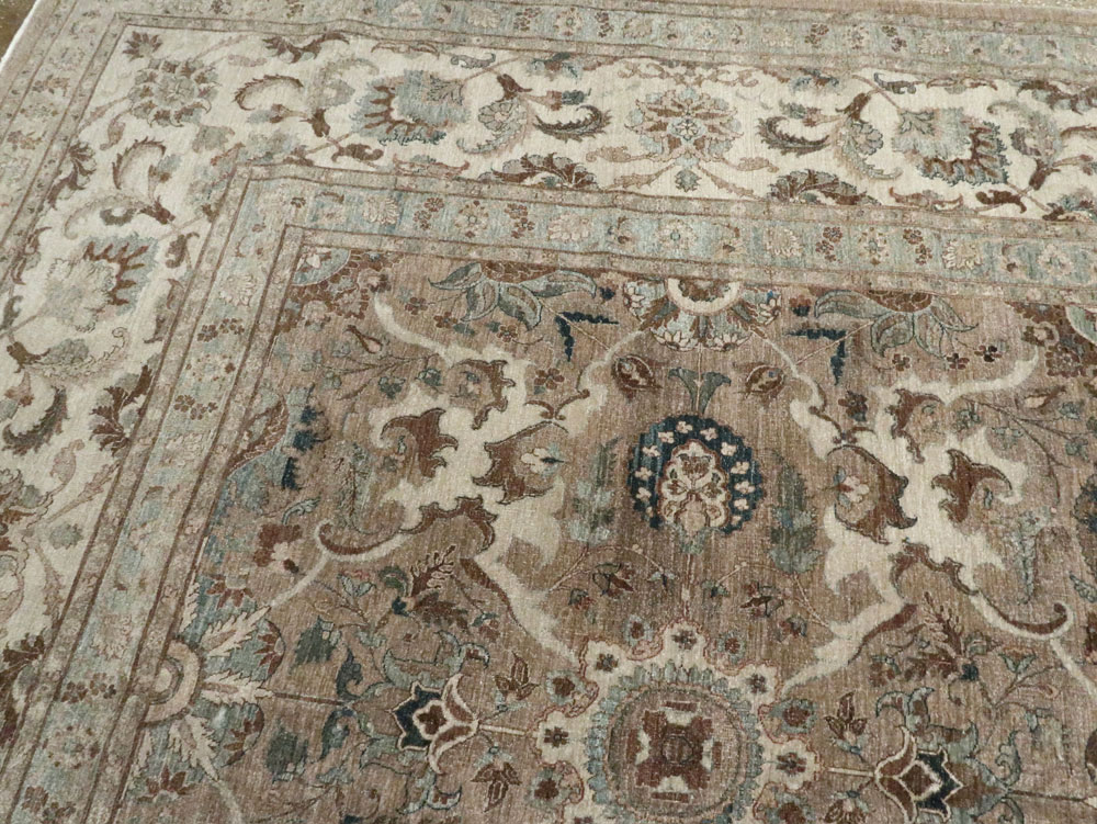 Antique Persian Tabriz Carpet, No.18680 - Galerie Shabab