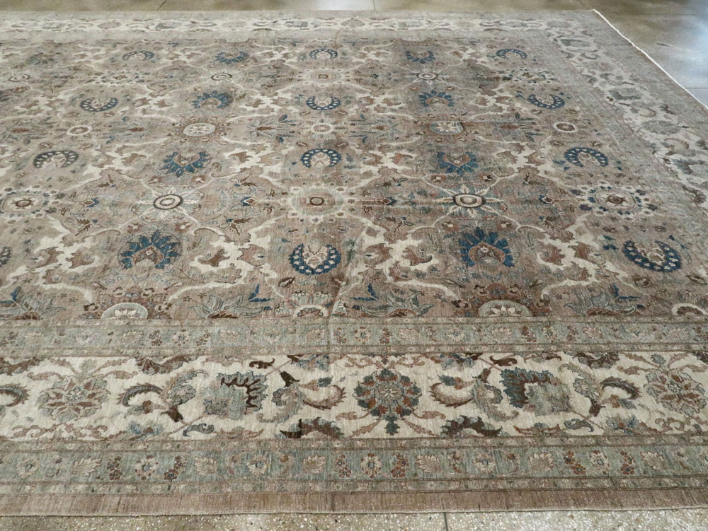 Antique Persian Tabriz Carpet, No.18680 - Galerie Shabab