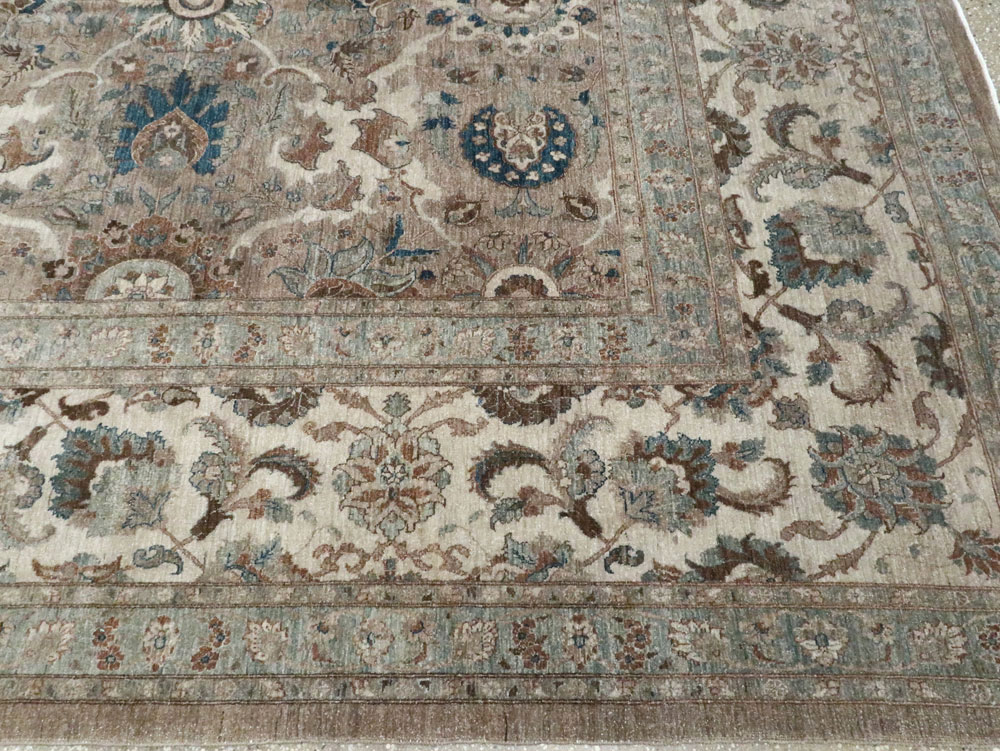 Antique Persian Tabriz Carpet, No.18680 - Galerie Shabab