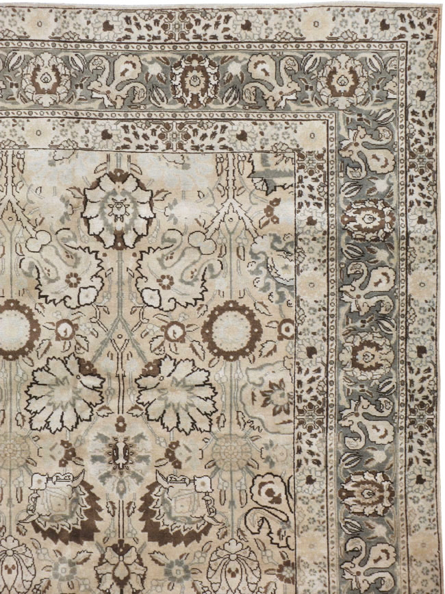 Antique Persian Tabriz Carpet, No.18693 - Galerie Shabab