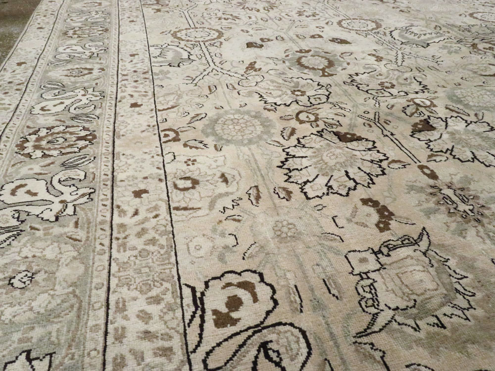 Antique Persian Tabriz Carpet, No.18693 - Galerie Shabab