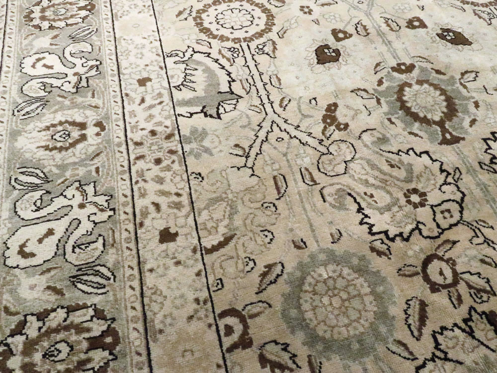 Antique Persian Tabriz Carpet, No.18693 - Galerie Shabab