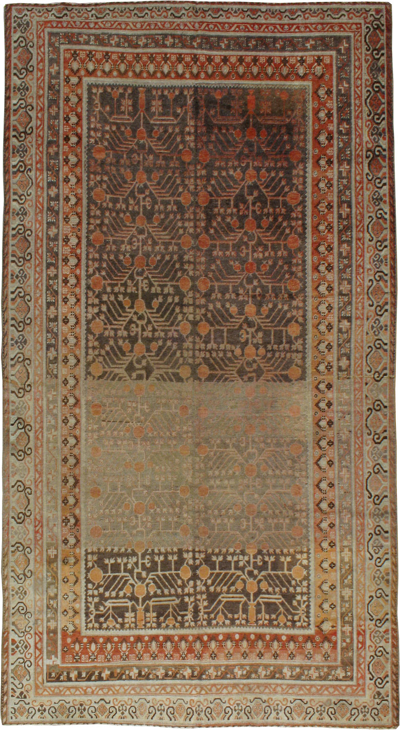Antique Khotan Gallery Carpet, No.18711 - Galerie Shabab