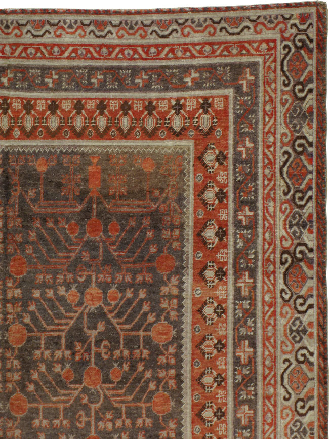 Antique Khotan Gallery Carpet, No.18711 - Galerie Shabab
