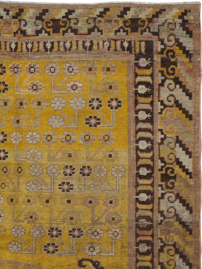 Antique Khotan Rug, No.18716 - Galerie Shabab