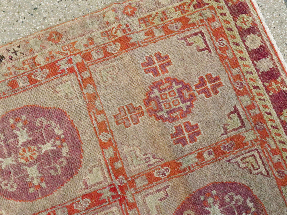 Vintage East Turkestan Khotan Rug, No.18717 - Galerie Shabab