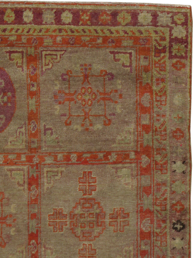Vintage East Turkestan Khotan Rug, No.18717 - Galerie Shabab
