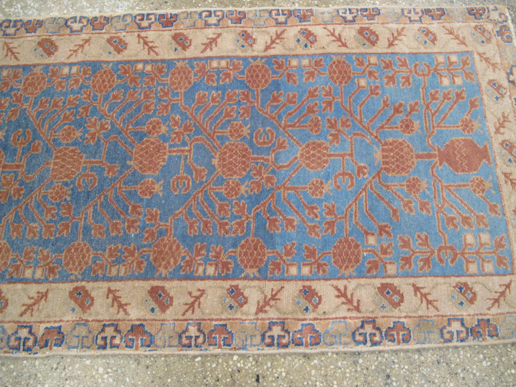 Antique East Turkestan Khotan Runner, No.18719 - Galerie Shabab
